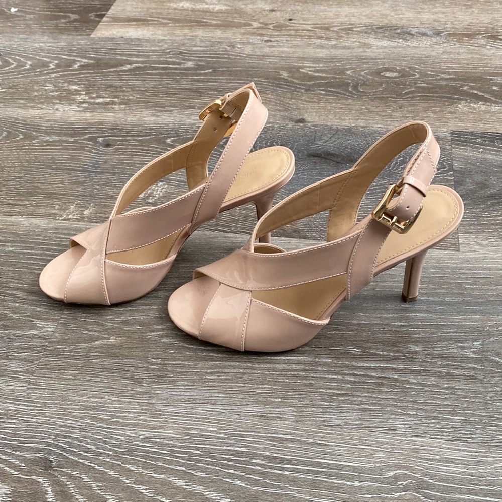 Michael Kors “Becky” Sandal, color “light blush” (light tan/pink), size 7.5 M 38